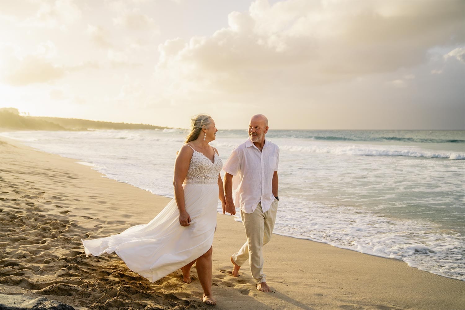 Wedding photo on Maui beach Wedding photo on Maui beach