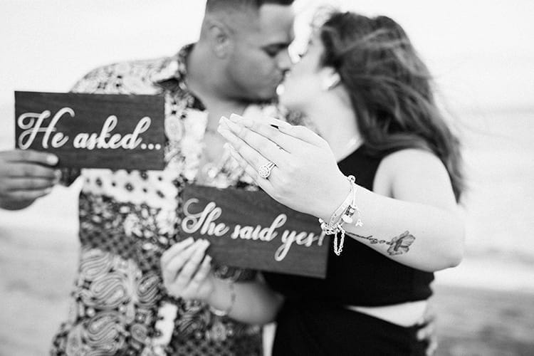 couple photography on Oahu Hawaii Honeymoon couple photography on Oahu Hawaii